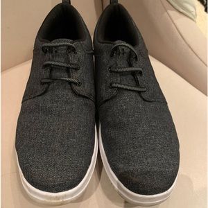 Under armour Mens dress sneakers